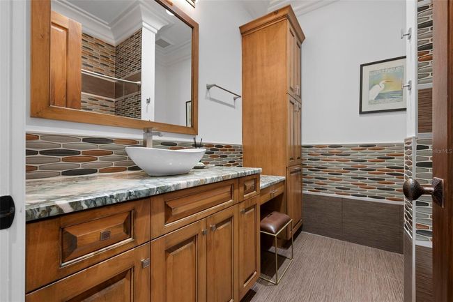 Hall bathroom on the main living level | Image 62