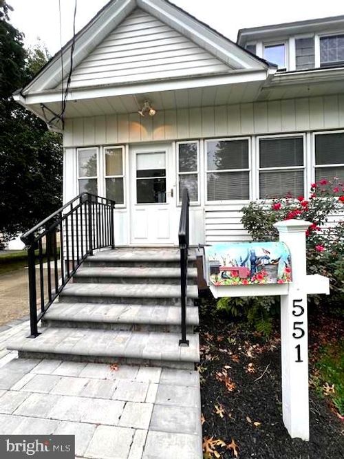 551 Washington Ave, Ewing, NJ, 08628-2802 | Card Image