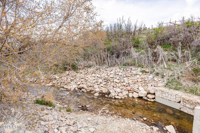 4611 S Cove Ln, Home with 3 bedrooms, 3 bathrooms and null parking in Daniel UT | Image 4