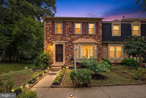 7428 Fountain Head Dr, ANNANDALE, VA, 22003-5701 | Card Image