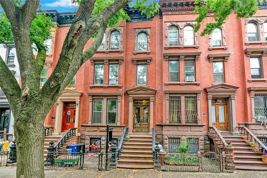 10th St, Brooklyn, NY 11215