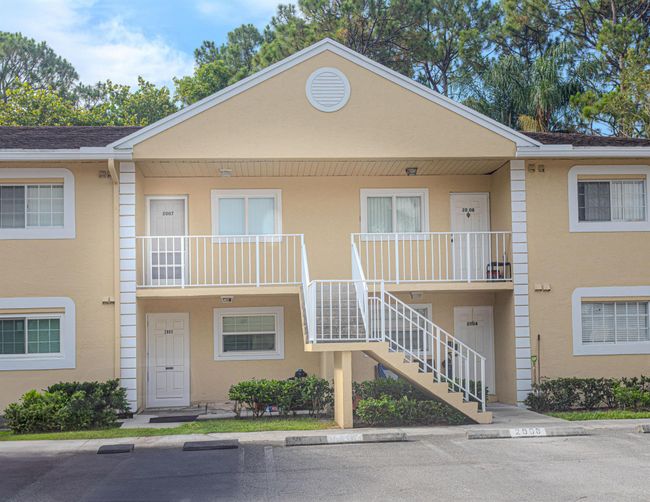 2007 - 2007 Palm Beach Trace Dr, Condo with 2 bedrooms, 2 bathrooms and null parking in Royal Palm Beach FL | Image 4