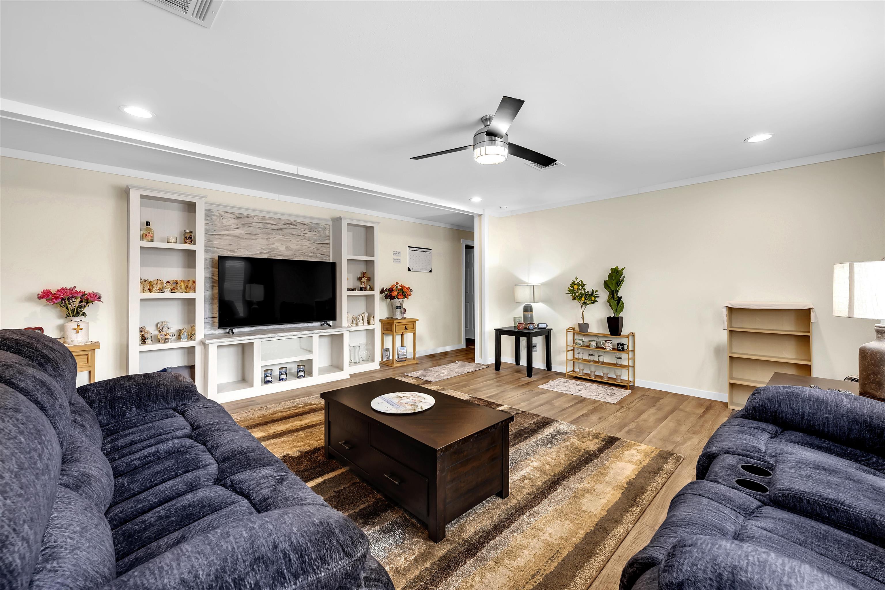 Residential in Horseshoe Bay 5