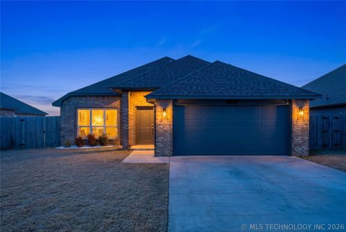 10914 S 274th Eastavenue, Coweta, OK, 74429 | Card Image