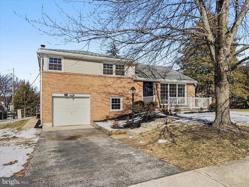 2461 Raleigh Dr, YORK, PA, 17402-3624 | Card Image