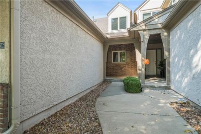 6406 W 143 Terrace, Townhouse with 3 bedrooms, 2 bathrooms and null parking in Overland Park KS | Image 3