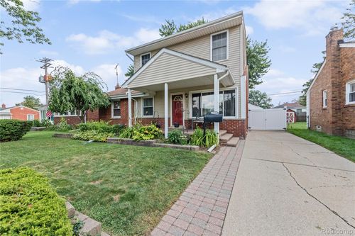 28638 Fountain St, Roseville, MI, 48066-4741 | Card Image