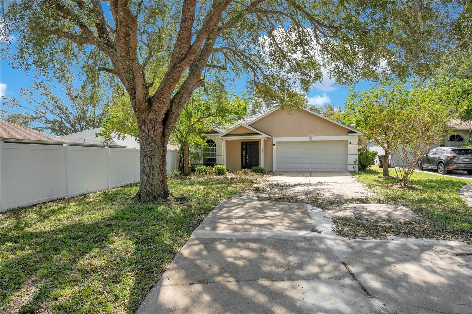 Almandine Ct, Valrico, FL 33594