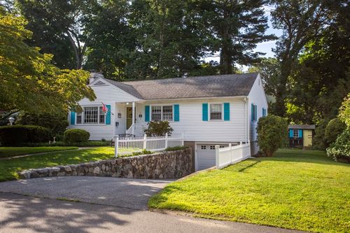 72 Eustis Ave, Wakefield, MA, 01880-1431 | Card Image