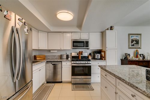 5620 Roseridge Ave, Las Vegas, NV, 89107-1565 | Card Image