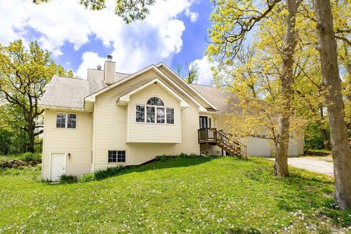 W8839 Hickory Road, RICHMOND, WI, 53115 | Card Image