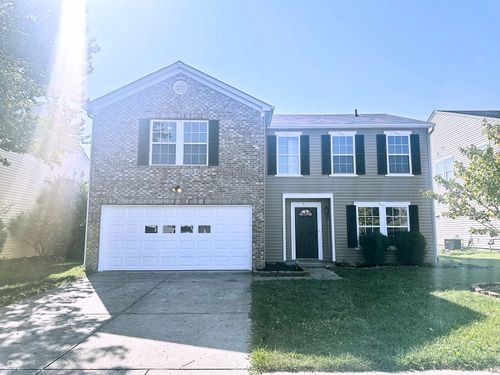2967 Hearthside Dr, Greenwood, IN, 46143-6791 | Card Image