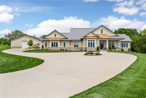 4210 Wright Brothers Blvd E, Ely, IA, 52227-9406 | Card Image