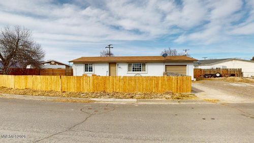 785 Gold Creek Ave, Battle Mountain, NV, 89820-2127 | Card Image