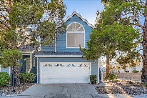 3217 Symphony Dr, Las Vegas, NV, 89146-6925 | Card Image