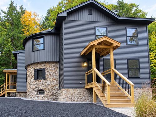 34 New Rd, Weare, NH, 03281-4550 | Card Image
