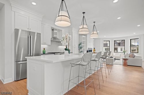 20-147 Central Ave, Old Tappan, NJ, 07675-7300 | Card Image