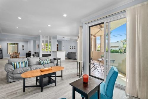 106-5216 Yarmouth Ave, Encino, CA, 91316-3729 | Card Image