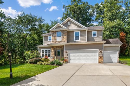 882 Hemingway Trl, Valparaiso, IN, 46383 | Card Image