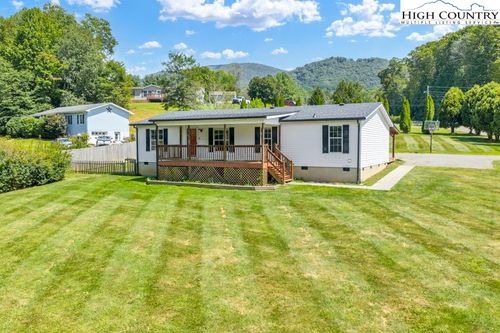 668 Mabel School Rd, Zionville, NC, 28698-9451 | Card Image