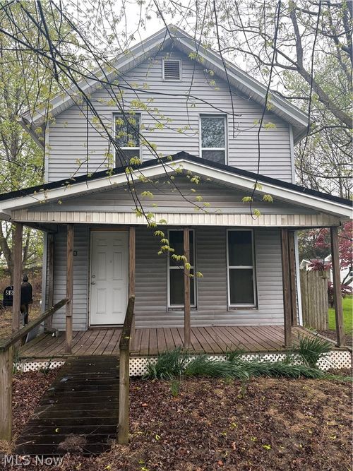889 Harbor St, Conneaut, OH, 44030-1515 | Card Image