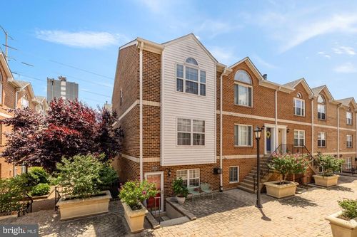 3034 S Glebe Rd, Arlington, VA, 22206-2769 | Card Image