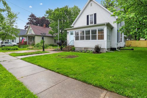 409 Oak St, Three Oaks, MI, 49128-1250 | Card Image
