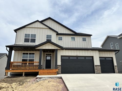 2612 S Copper Creek Ave, Sioux Falls, SD, 57110 | Card Image