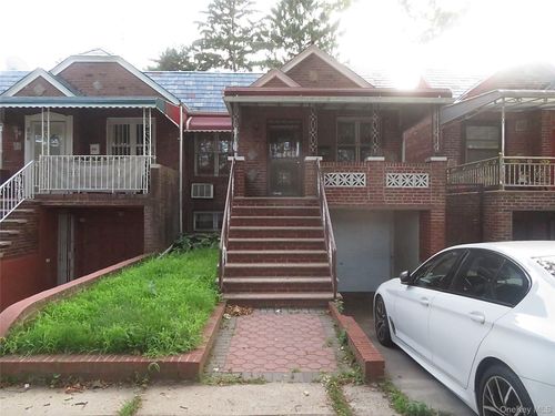 306 E 48th St, New York, NY, 10017-1747 | Card Image