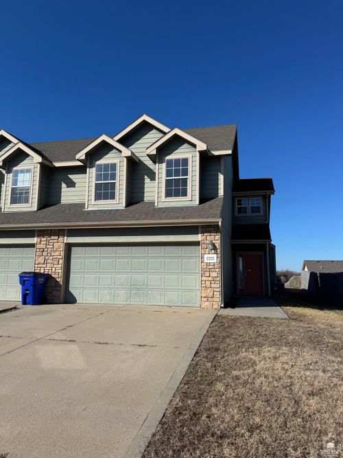2222 Brooke Bnd, Junction City, KS, 66441-1420 | Card Image