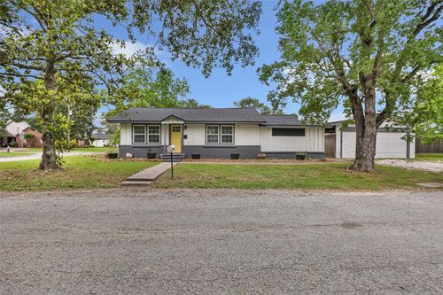 302 E Kay St, Dayton, TX, 77535-2326 | Card Image