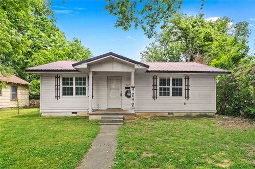317 W Cedar St, Stilwell, OK, 74960-4223 | Card Image