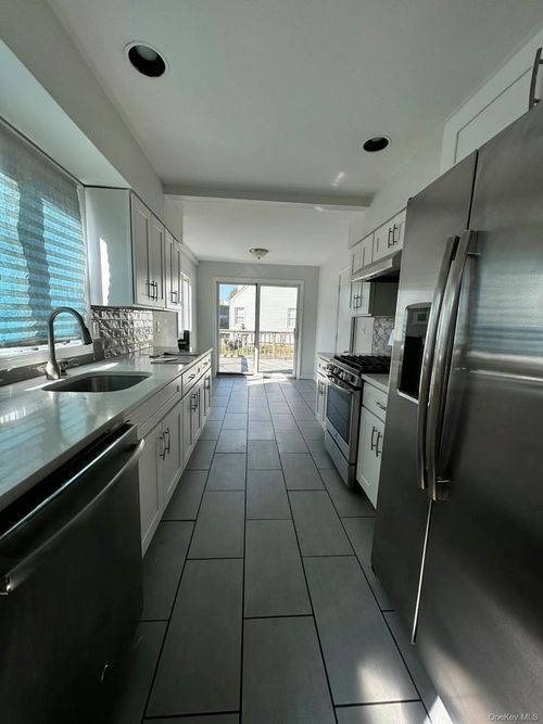 1618 Paula Ct, North Bellmore, NY, 11710-2721 | Card Image