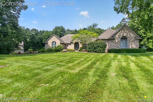 5264 Pinewood Dr, Brighton, MI, 48116-5132 | Card Image