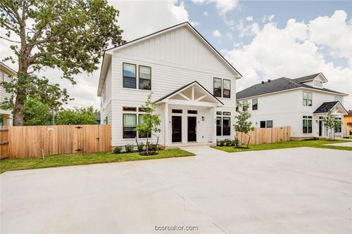 405 Nimitz St, College Station, TX, 77840-1737 | Card Image