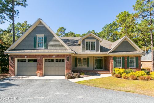 9 Scots Glen Dr, Southern Pines, NC, 28387-2150 | Card Image