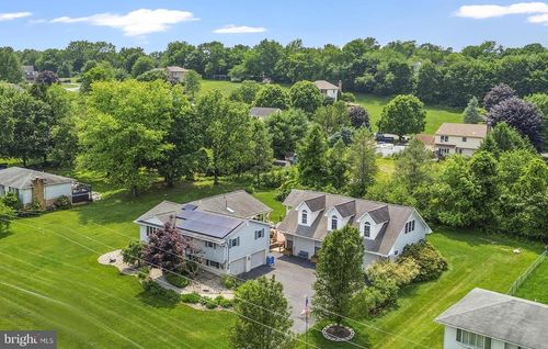 807 Bangor Rd, Nazareth, PA, 18064-9388 | Card Image