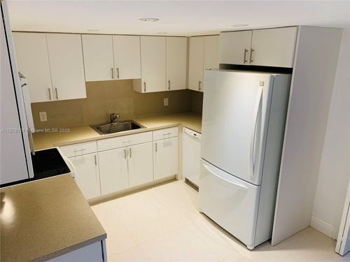 apt-101-16500 Golf Club Rd, Weston, FL, 33326-1677 | Card Image