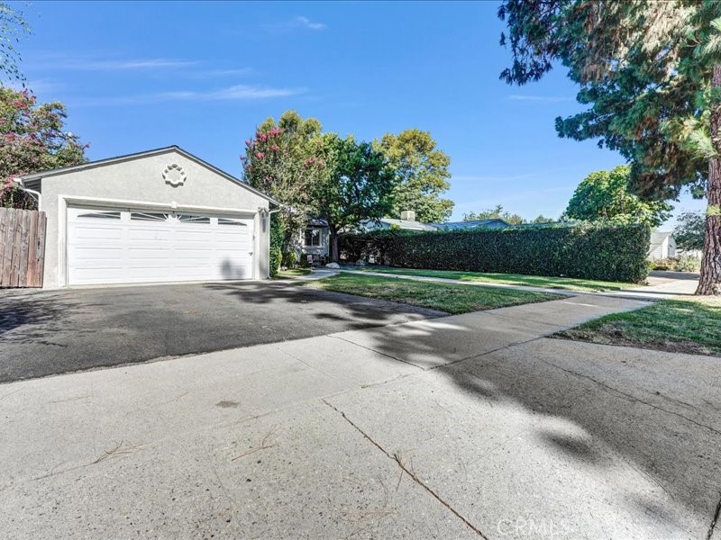 Residential in Winnetka 4