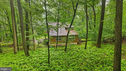 810 Moores Mountain Rd, LEWISBERRY, PA, 17339-8900 | Card Image