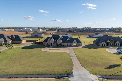 2700 E Lawter Rd, Weatherford, OK, 73096-2433 | Card Image