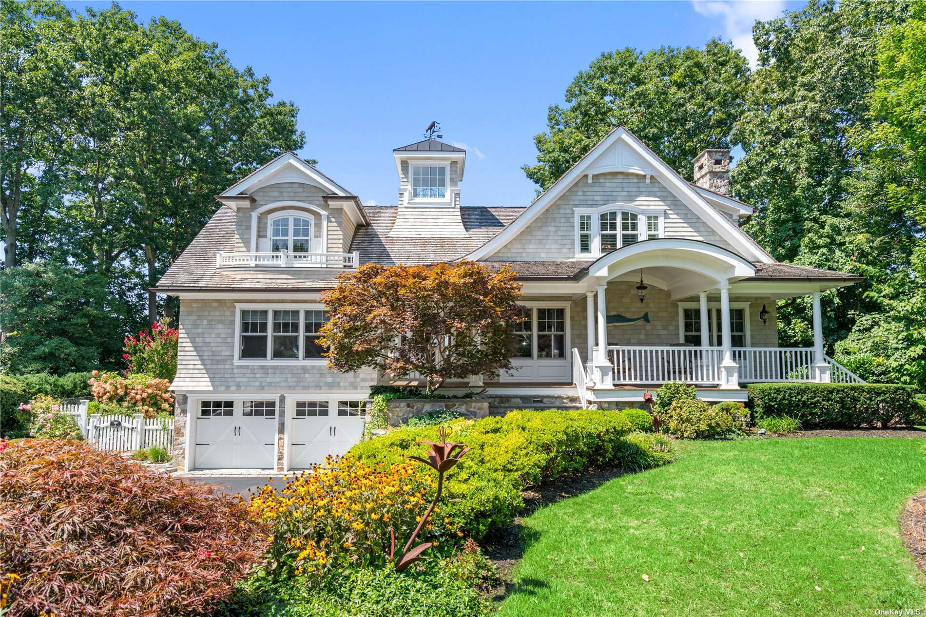 Halyard Ct, Cold Spring Harbor, NY 11724