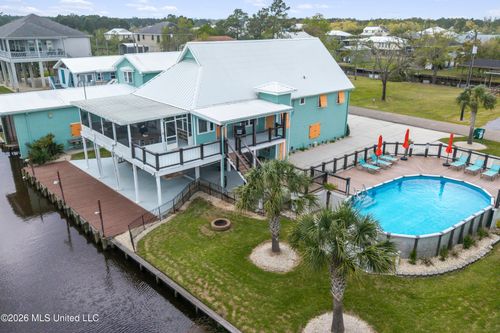 842 Deer Dr, Bay Saint Louis, MS, 39520-9045 | Card Image