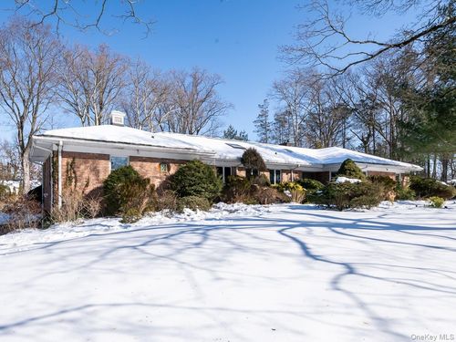 13 Lighthouse Rd, Great Neck, NY, 11024-1139 | Card Image