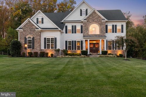 805 Lower Barn Way, OLNEY, MD, 20832-2716 | Card Image