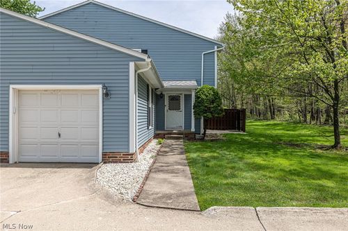 10297 Independence Dr, North Royalton, OH, 44133-3402 | Card Image