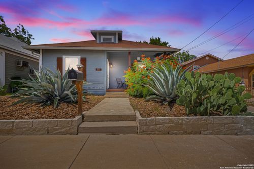 211 E Theo Ave, San Antonio, TX, 78214-1247 | Card Image