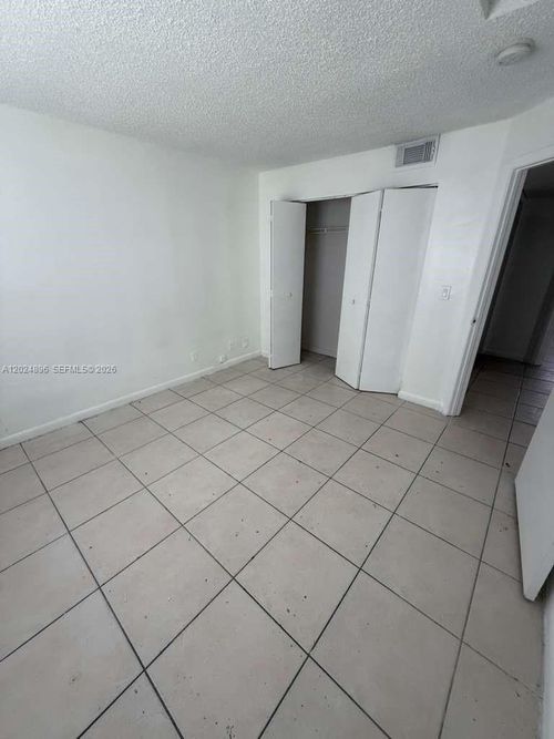 6927-6921 Pembroke Rd, Pembroke Pines, FL, 33023-2622 | Card Image