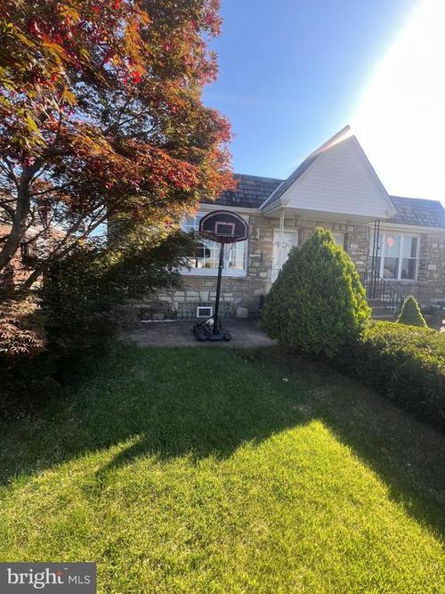 1026 Chandler St, PHILADELPHIA, PA, 19111-2611 | Card Image