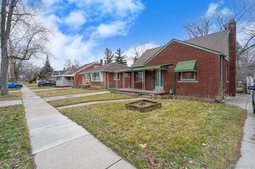 6585 Dolphin St, Dearborn Heights, MI, 48127-2537 | Card Image